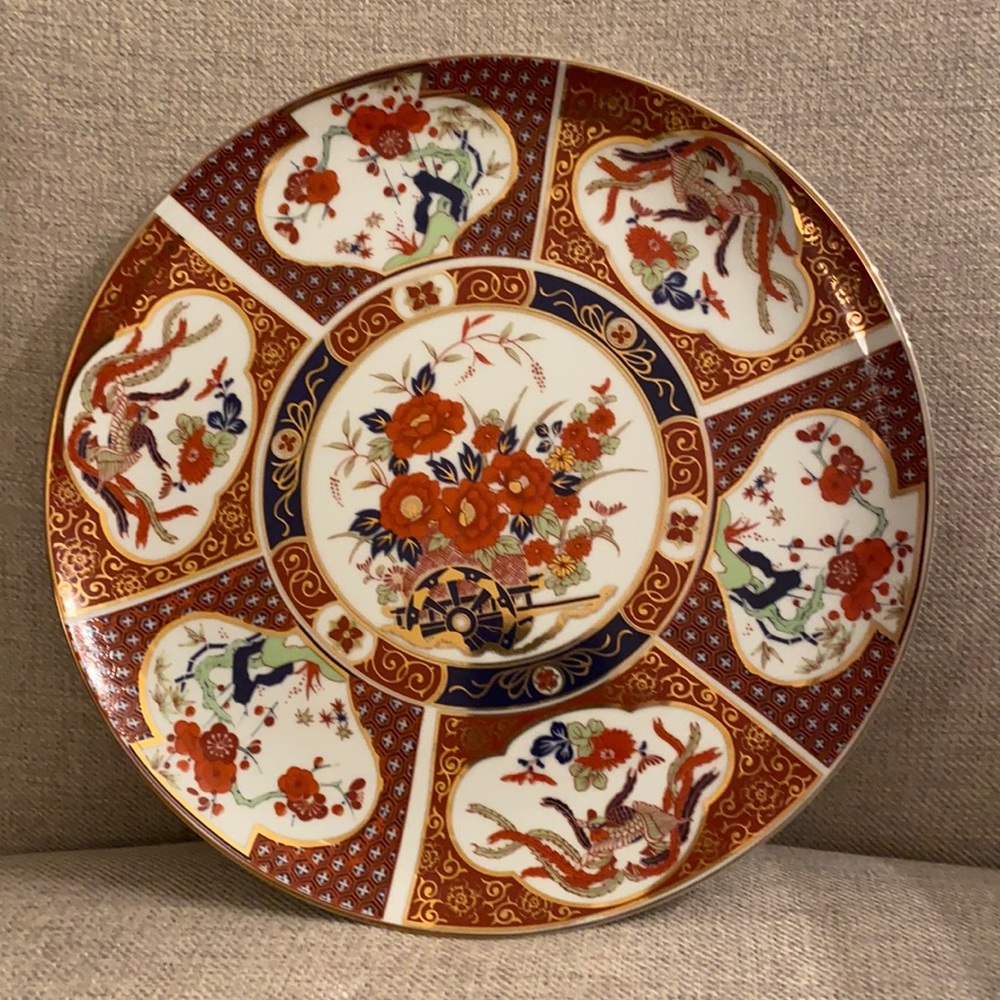 Vintage Imari style Japanese display plate with gold edging